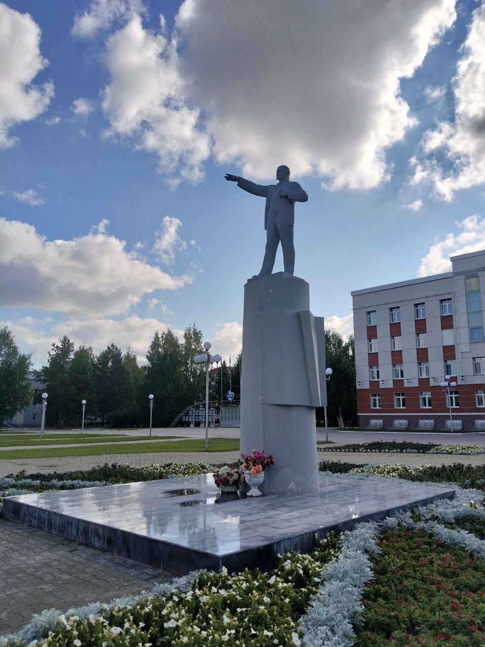 Памятник В.И. Ленину